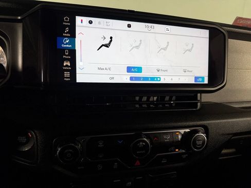 Used 2025 Jeep Wrangler Unlimited Sport AWD/4WD image 18