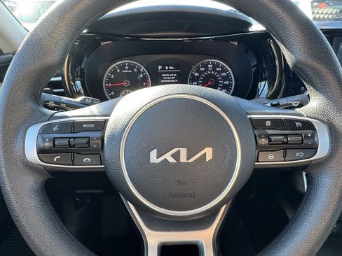 Used 2023 Kia K5 LXS image 10