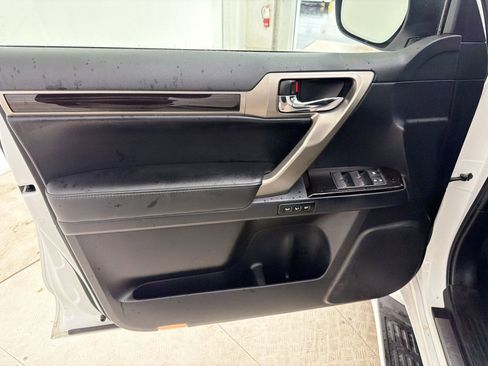 Used 2017 Lexus GX 460 w/ Navigation Package AWD/4WD image 18