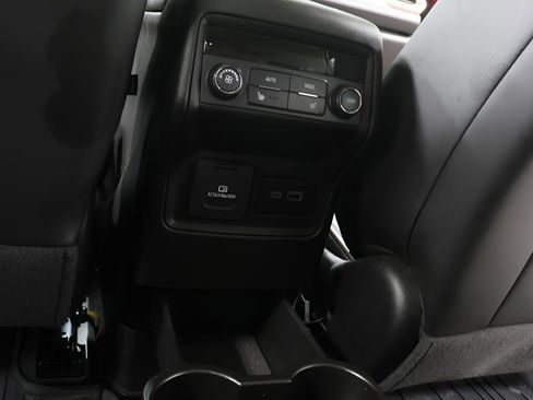 Used 2023 GMC Acadia Denali image 27