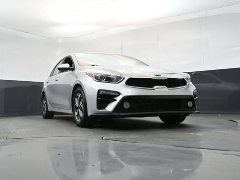 Used 2020 Kia Forte LXS FWD image 25