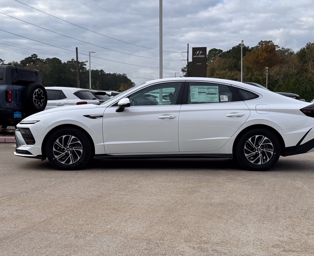 New 2026 Hyundai Sonata Blue FWD image 9