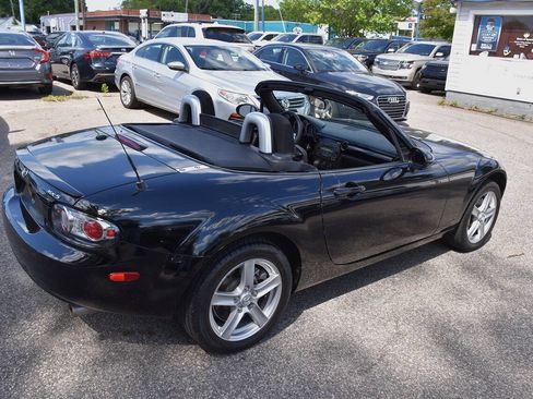 Used 2006 MAZDA MX-5 Miata Touring RWD image 23