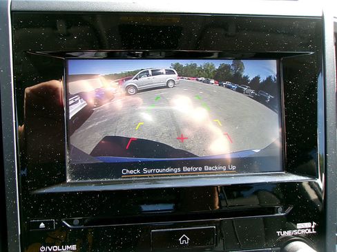 Used 2020 Subaru Forester Premium image 19