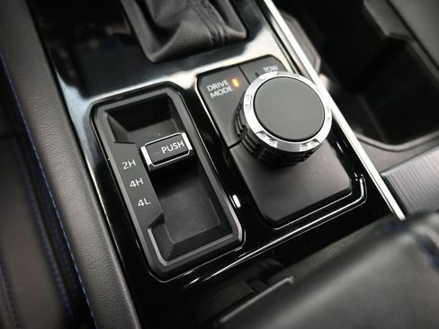 Used 2025 Toyota Tundra Platinum AWD/4WD image 17