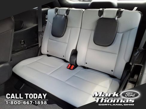 Used 2021 Ford Explorer XLT w/ Equipment Group 202A image 8