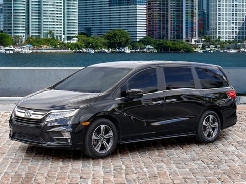 Certified 2018 Honda Odyssey Touring image 1