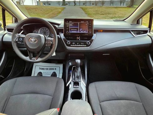 Used 2021 Toyota Corolla LE image 19
