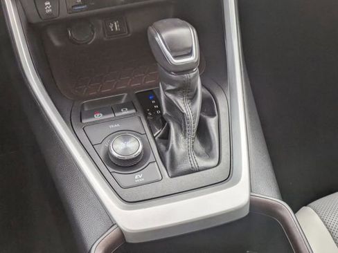 Used 2023 Toyota RAV4 Limited image 14