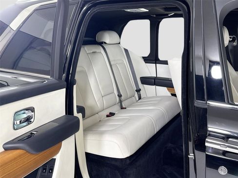 Used 2019 Rolls-Royce Cullinan image 31