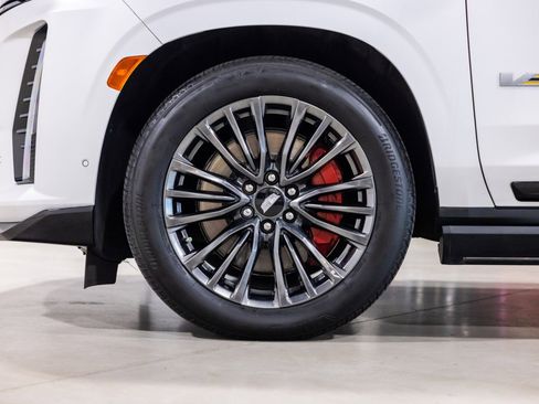 Used 2024 Cadillac Escalade V AWD/4WD image 19