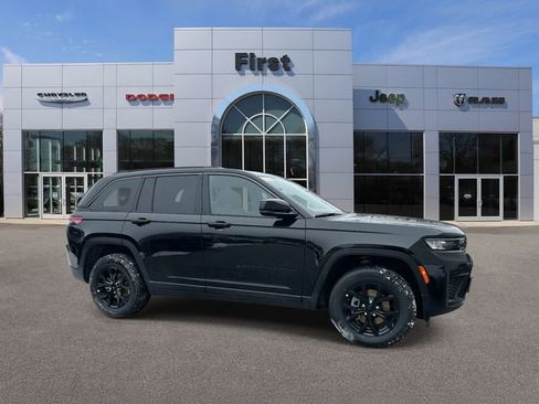 New 2026 Jeep Grand Cherokee Altitude AWD/4WD image 1