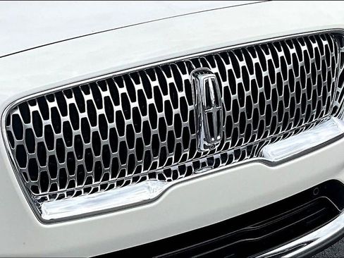 Used 2022 Lincoln Nautilus Reserve image 35