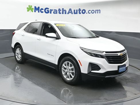 Used 2023 Chevrolet Equinox LT image 2