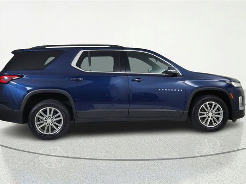 Used 2023 Chevrolet Traverse LT FWD image 4