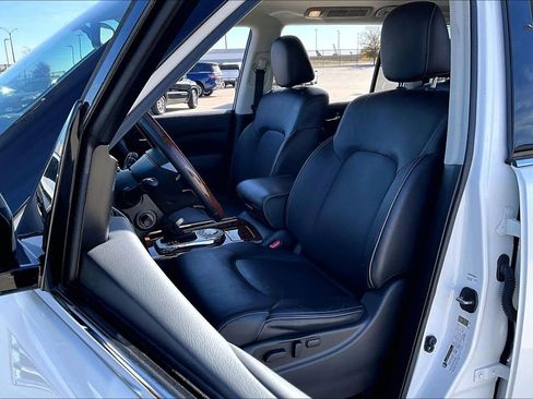 Certified 2019 INFINITI QX80 Luxe w/ All-Season Package image 33