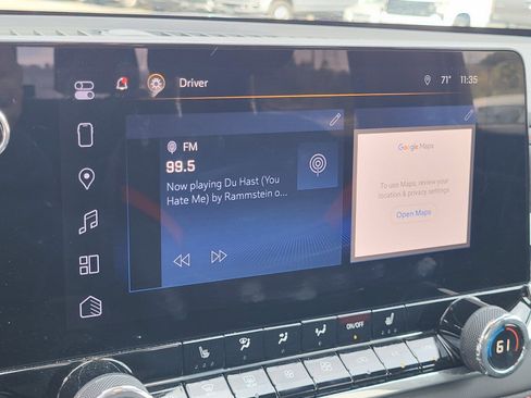 Used 2024 Chevrolet Colorado Z71 w/ Z71 Convenience Package 2 image 16