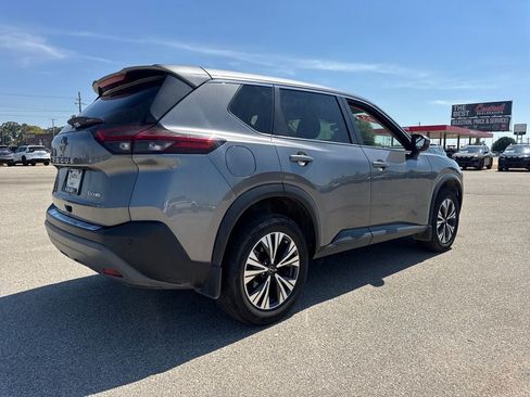 Used 2023 Nissan Rogue SV AWD/4WD image 8
