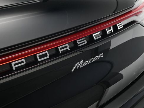 Certified 2026 Porsche Macan AWD/4WD image 27
