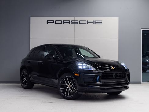 Certified 2026 Porsche Macan AWD/4WD image 9