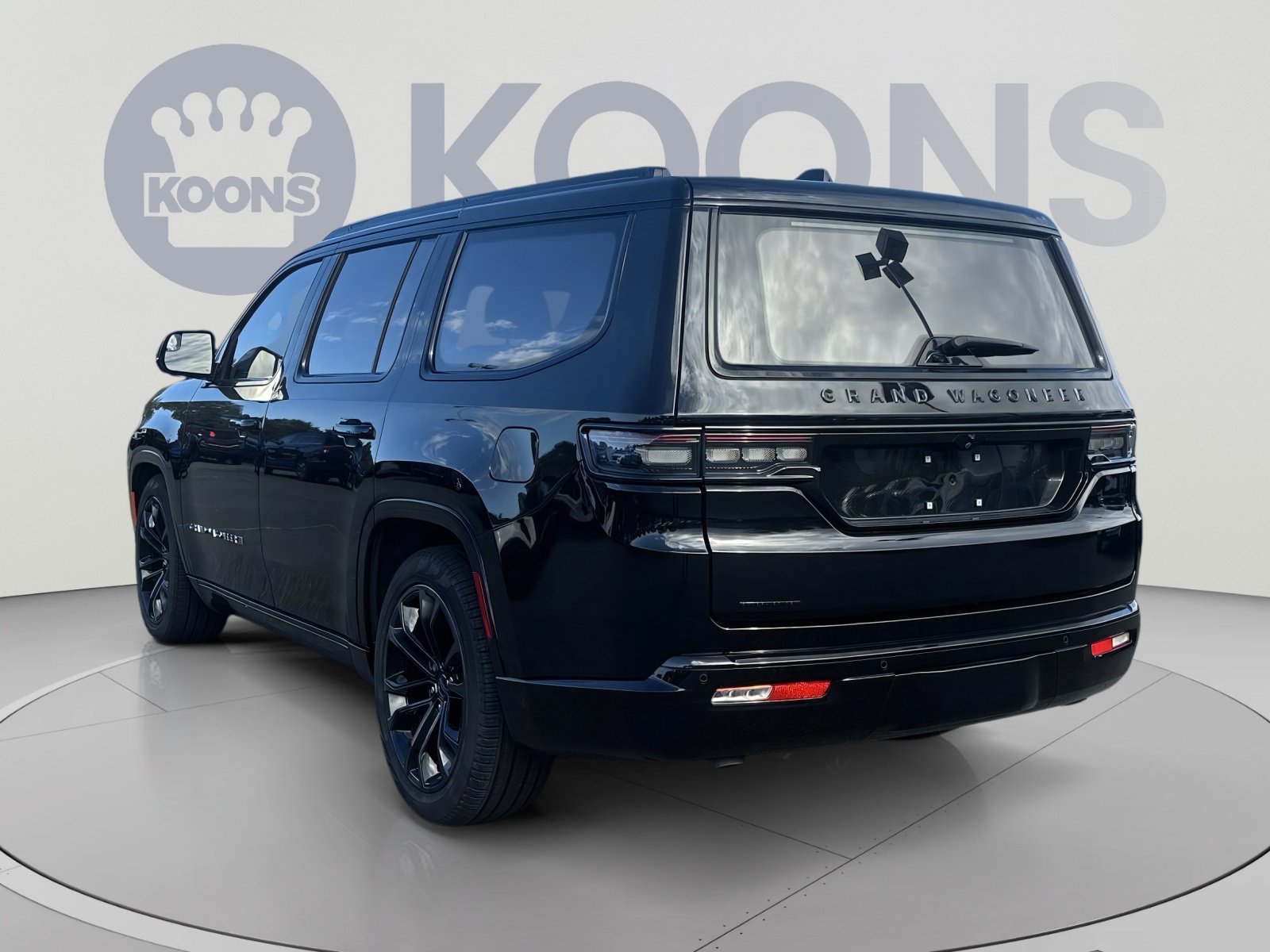 Used 2023 Jeep Grand Wagoneer Series III AWD/4WD image 8
