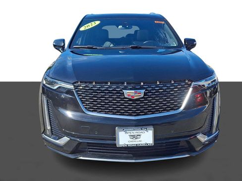 Used 2023 Cadillac XT6 Premium Luxury AWD/4WD image 2