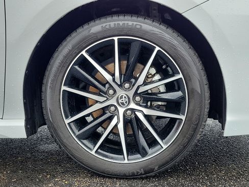 Used 2023 Toyota Camry SE image 5