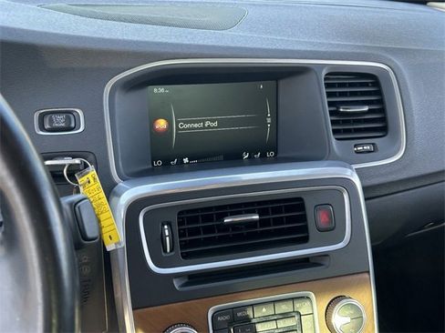 Used 2016 Volvo S60 T5 Premier image 28