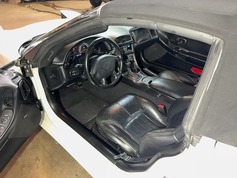 Used 1998 Chevrolet Corvette Convertible w/ Memory Pkg RWD image 12