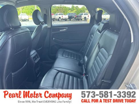 Used 2017 Ford Edge SEL w/ Equipment Group 201A AWD/4WD image 20