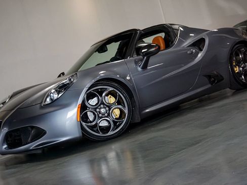 Used 2020 Alfa Romeo 4C Spider w/ Bright Package RWD image 93