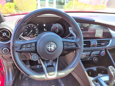 Used 2024 Alfa Romeo Giulia Veloce AWD/4WD image 37