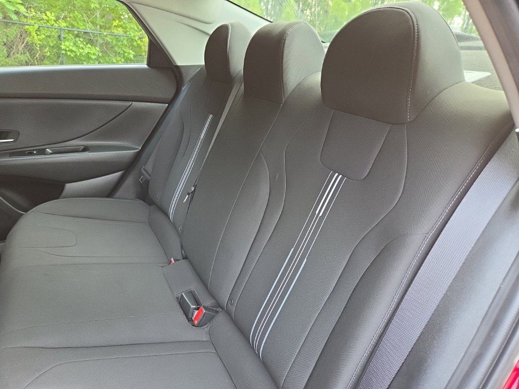 Used 2021 Hyundai Elantra SEL FWD image 28