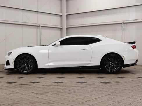 Used 2018 Chevrolet Camaro ZL1 RWD image 4