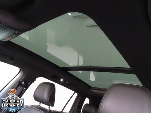 Certified 2024 Volkswagen Tiguan SE R-Line image 22