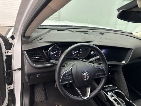 Certified 2022 Buick Envision Essence w/ Sport Touring Package image 33