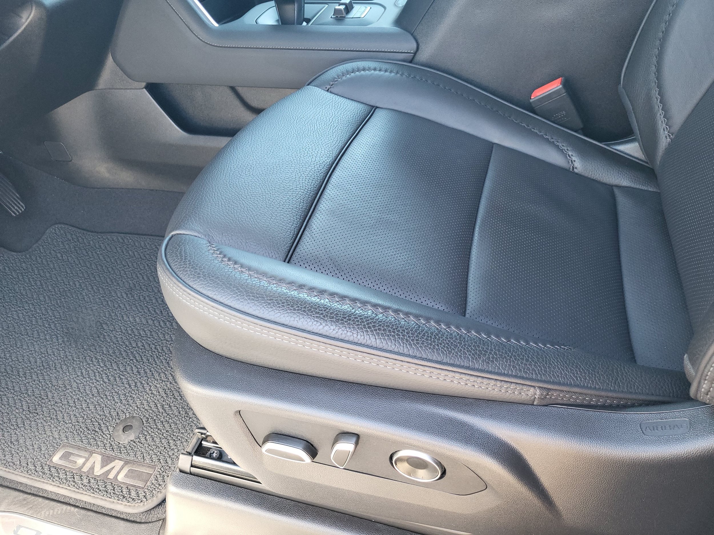 Used 2026 GMC Sierra 1500 Denali AWD/4WD image 6