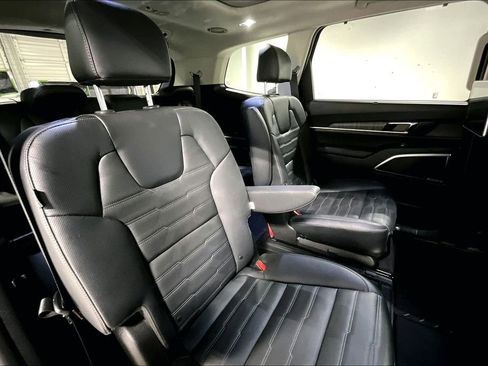 Used 2024 Kia Telluride SX Prestige w/ Towing Package AWD/4WD image 34