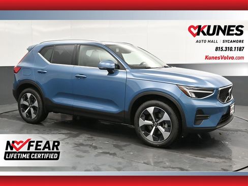 New 2025 Volvo XC40 B5 Core w/ Climate Package AWD/4WD image 1