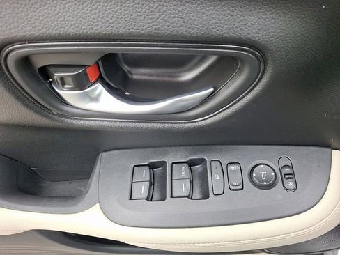 Used 2024 Honda HR-V LX image 13