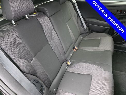 Used 2022 Subaru Outback Premium image 27