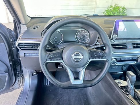 Used 2024 Nissan Altima 2.5 SV image 28