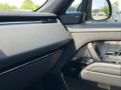 Certified 2025 Land Rover Range Rover Sport AWD/4WD image 18