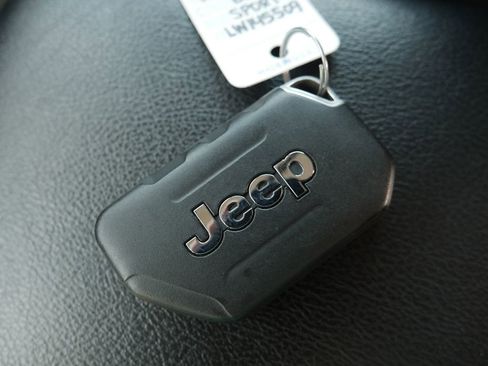 Used 2020 Jeep Wrangler Sport AWD/4WD image 21