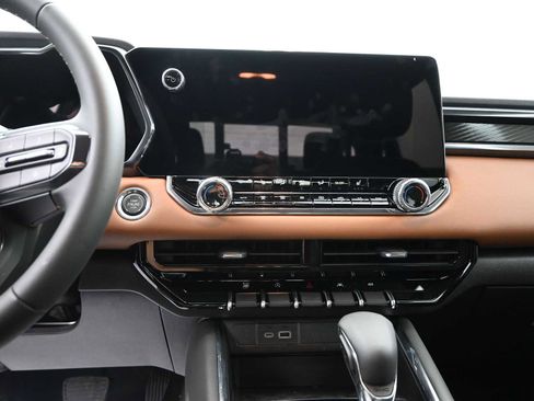 New 2025 GMC Canyon AT4 w/ Nightfall Edition image 14