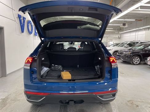 Used 2025 Volkswagen Atlas Cross Sport SE w/ Panoramic Sunroof Package AWD/4WD image 9
