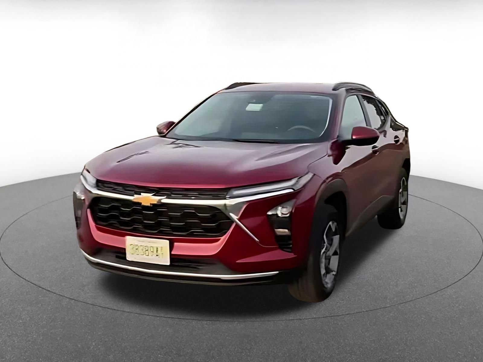 Used 2025 Chevrolet Trax LT FWD image 4
