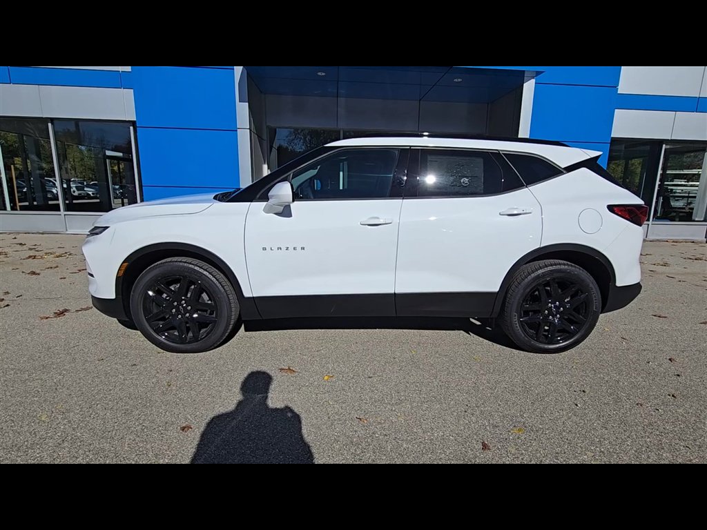 New 2026 Chevrolet Blazer LT w/ Convenience Package AWD/4WD image 5
