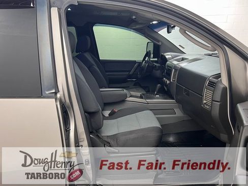 Used 2006 Nissan Titan SE image 32