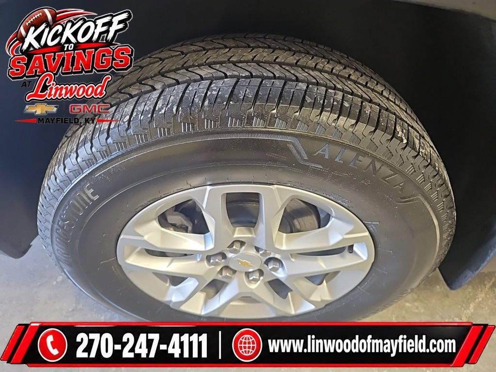 Used 2023 Chevrolet Traverse LS FWD image 8